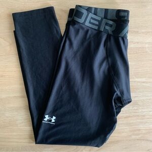 Under Armour HeatGear
Boys' ¾ Leggings size youth xtra large